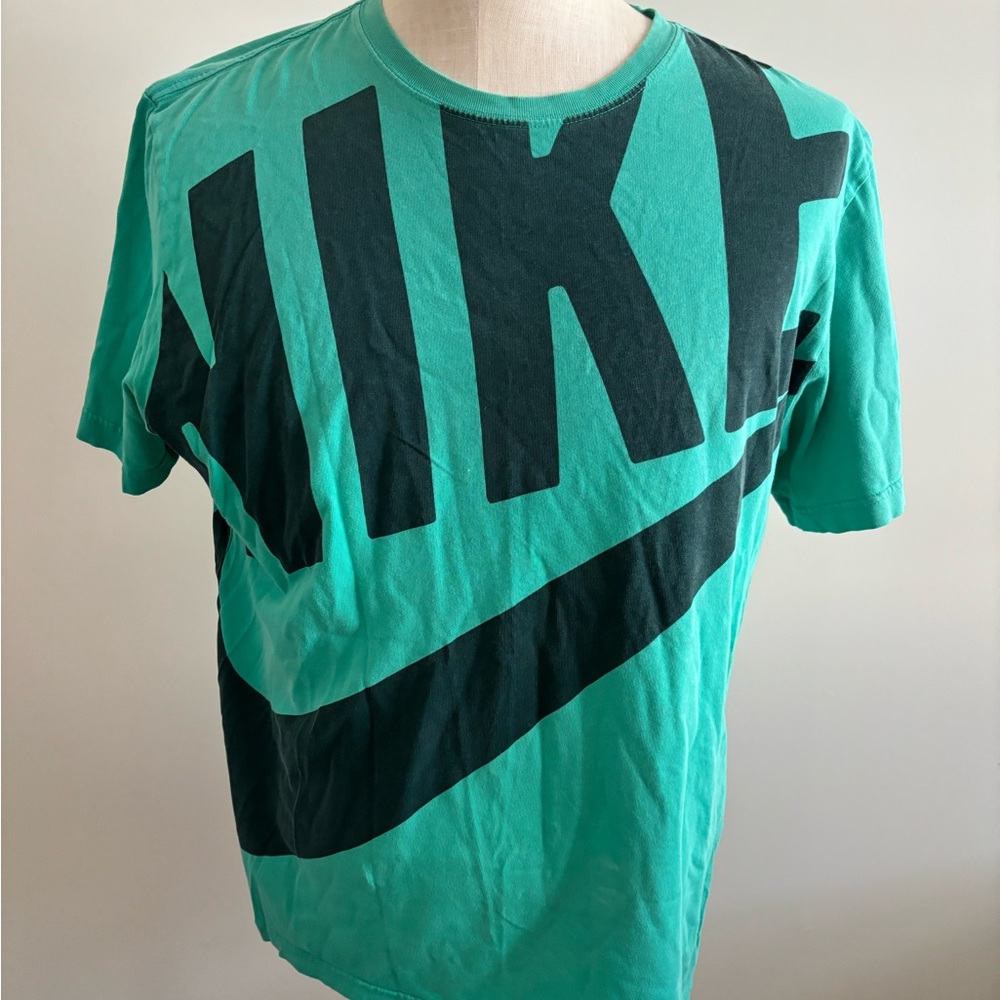 Nike Men's T-Shirt